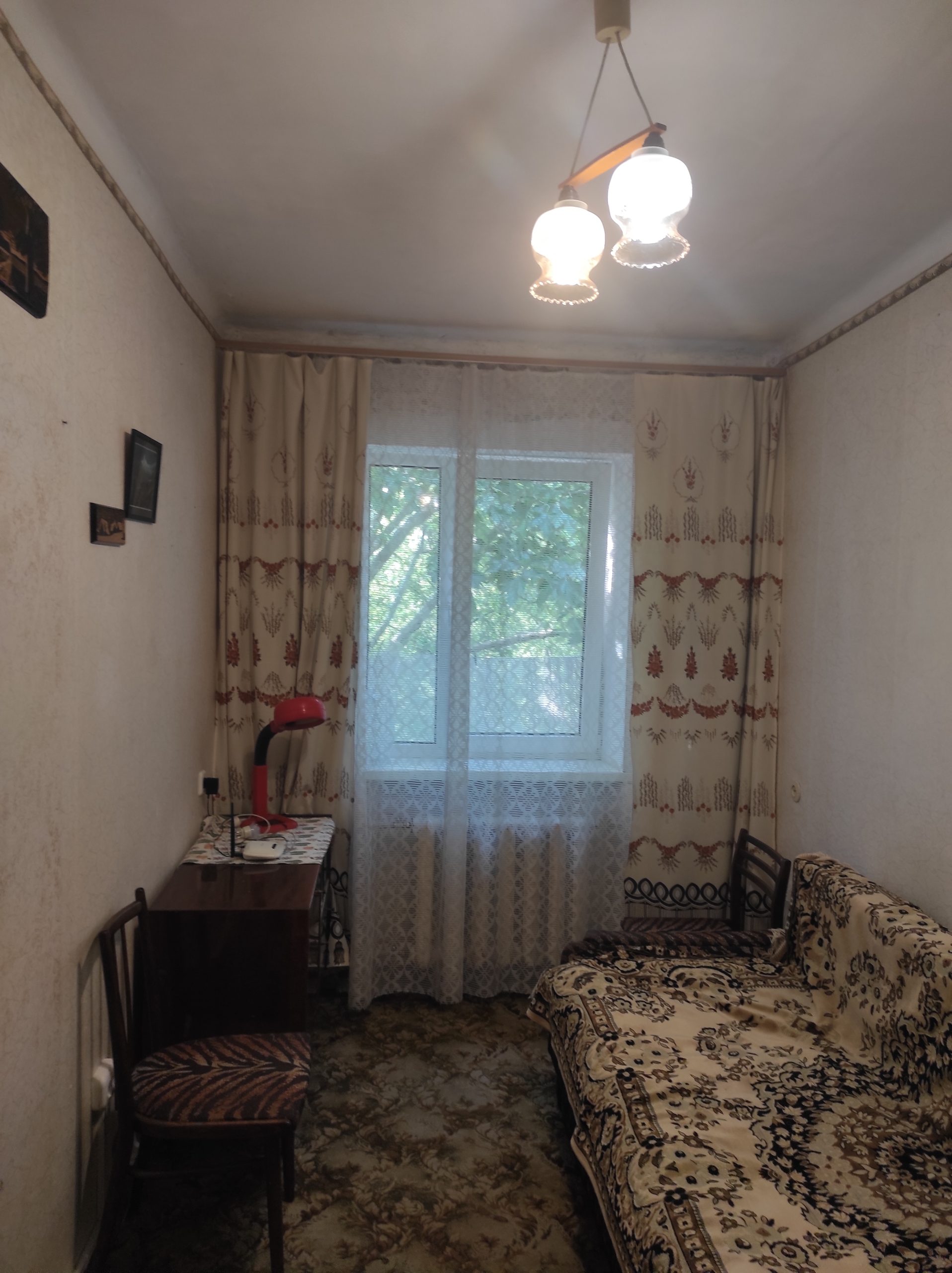 Продам двухкомнатную квартиру напротив парка Горького, о которой мечтает любая молодая семья
