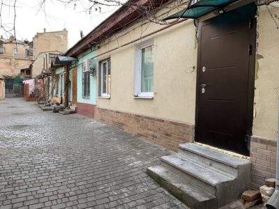 Продам квартиру 48 кв. м., 1/1, ул. Новосельского/Торговая.