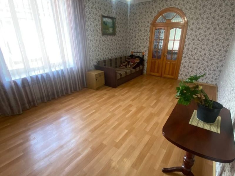 Продам 4 комн. квартиру, ул. Мечникова/Прохоровская, 3/3, 70 кв. м.