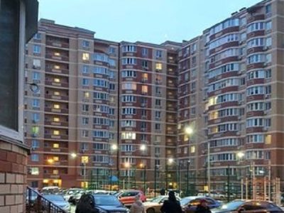 Продам квартиру 93 кв. м., 1/12, новый сданный дом жк Янтарный