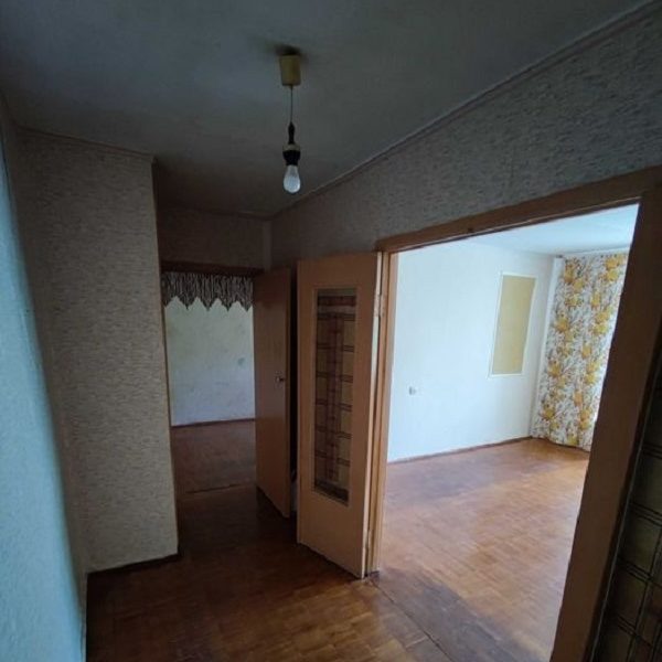 Продам квартиру 49 кв. м., 4/9, Адмиральский пр. /Судостроительная.