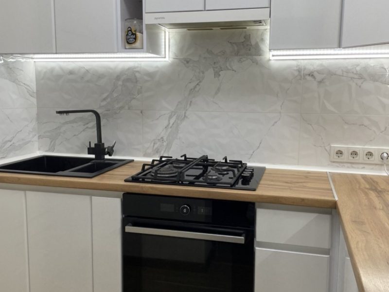 Продам квартиру 48 кв. м., 1/1, ул. Новосельского/Торговая.