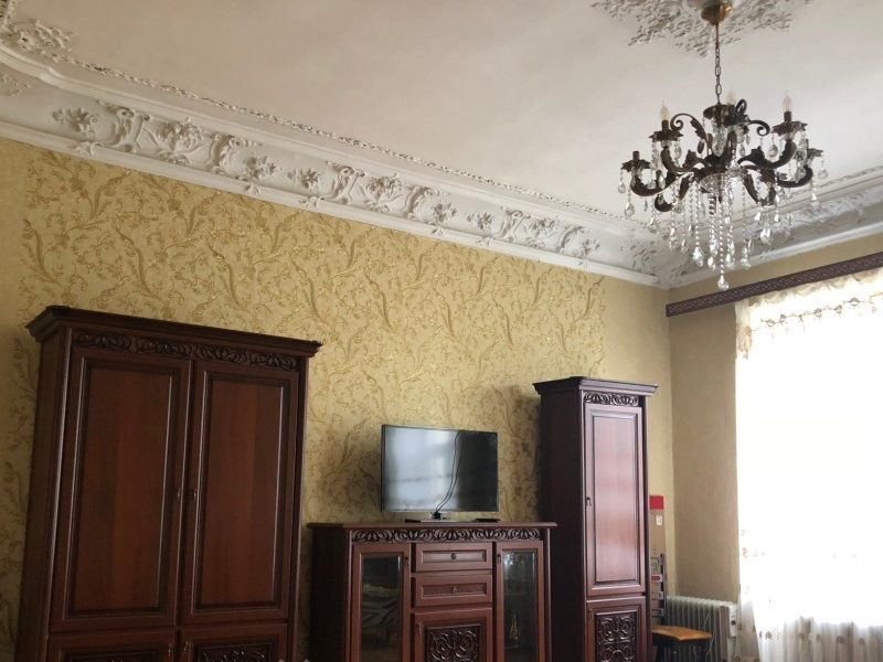 Продам 5 комнатную квартиру, ул. Базарная/Осипова, 3/3, 146 кв. м.