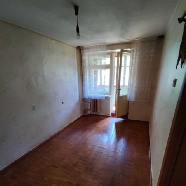 Продам квартиру 49 кв. м., 4/9, Адмиральский пр. /Судостроительная.
