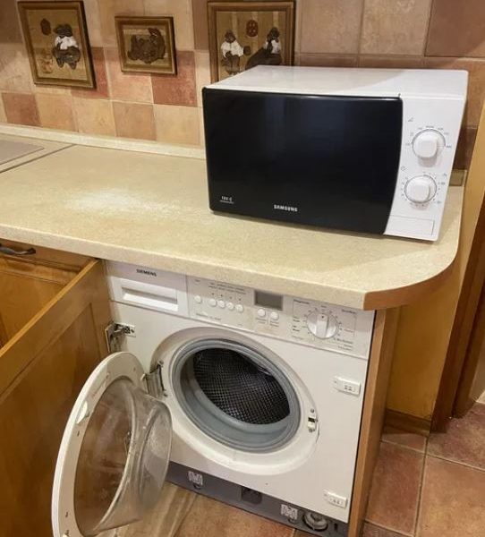Продам квартиру 56 кв. м., 9/10, Небесной сотни пр. /Школьный Аэродром