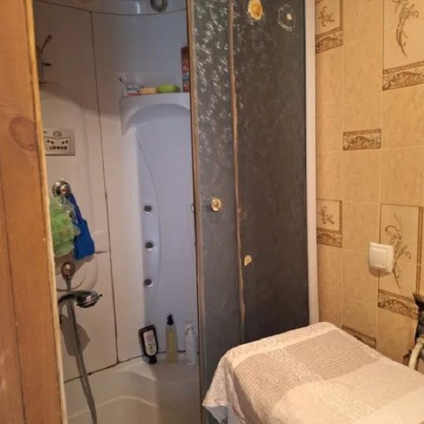 Продам квартиру 41 кв. м., 1/2, ул. Новосельского/Торговая.