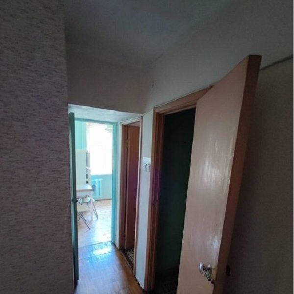 Продам квартиру 49 кв. м., 4/9, Адмиральский пр. /Судостроительная.