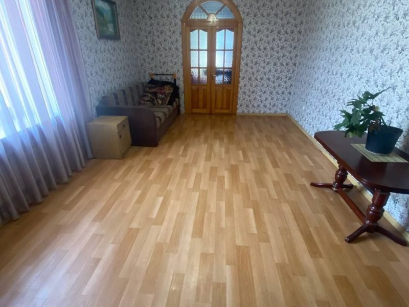 Продам 4 комн. квартиру, ул. Мечникова/Прохоровская, 3/3, 70 кв. м.