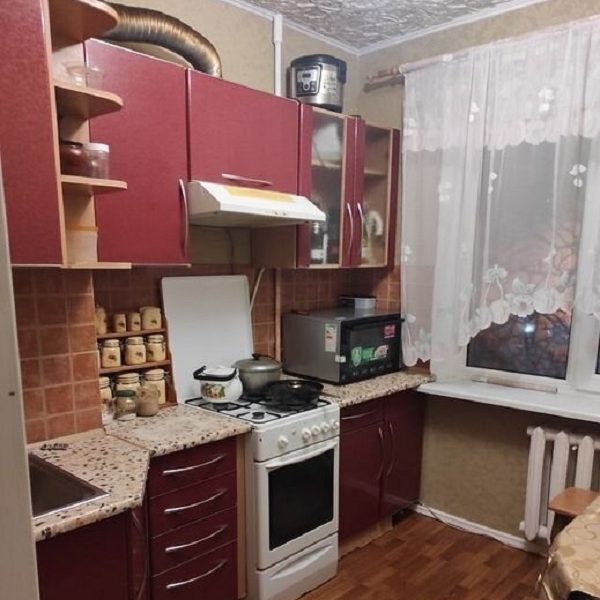 Продам квартиру 50 кв. м., 5/9, Небесной сотни пр. /Левитана.