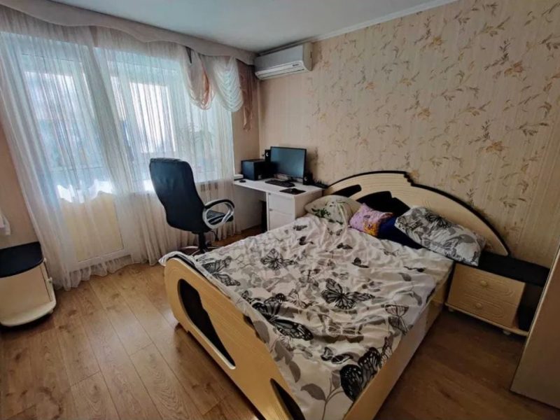 Продам квартиру 43 кв. м., 4/5, 1-я ст. Люстдорфской дор.