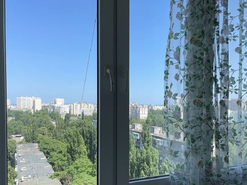 Продам квартиру 38 кв. м., 15/16, Небесной сотни пр. /13-ый трамвай.