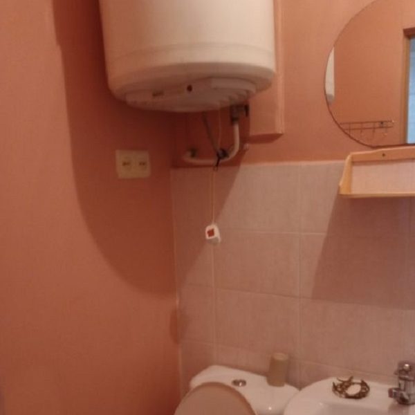Продам квартиру 30 кв. м., 2/2, ул. Успенская/Утесова пер.
