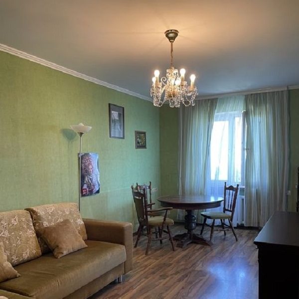 Продам квартиру 38 кв. м., 15/16, Небесной сотни пр. /13-ый трамвай.