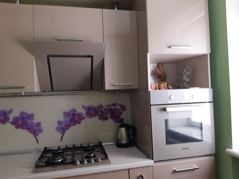 Продам квартиру 66 кв. м., 1/9, Небесной сотни пр. /Школьный Аэродром.
