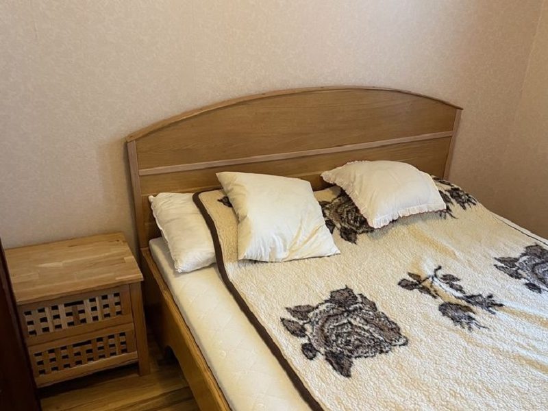 Продам квартиру 38 кв. м., 15/16, Небесной сотни пр. /13-ый трамвай.