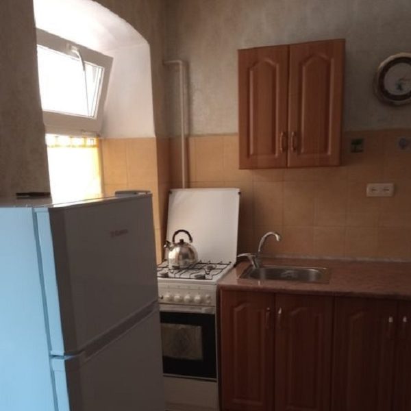 Продам квартиру 30 кв. м., 2/2, ул. Успенская/Утесова пер.