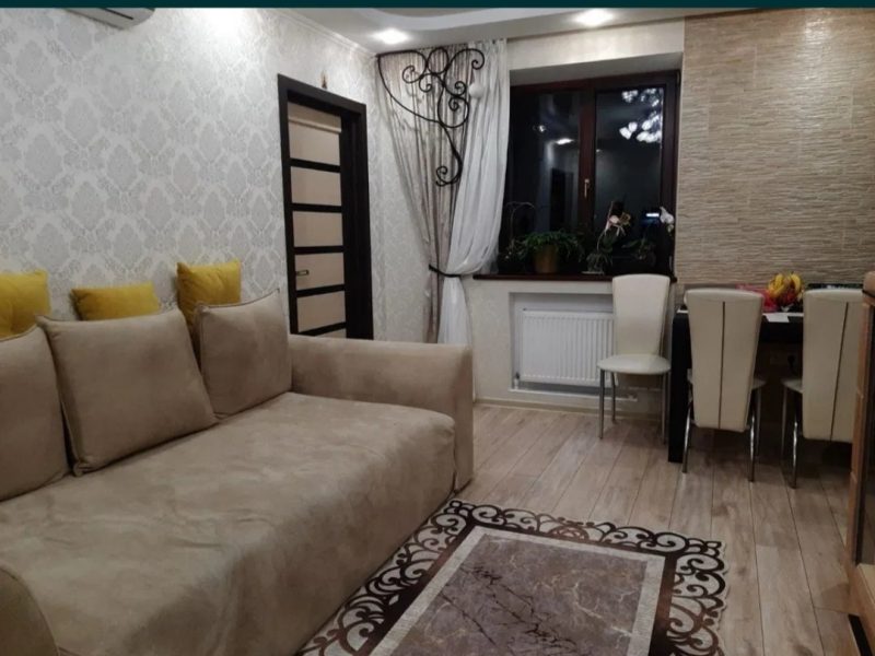 Продам квартиру 60 кв. м., 5/5, 1-я ст. Люстдорфской дороги.