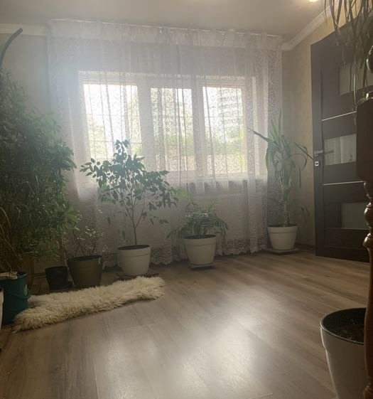 Продам квартиру на земле в двух уровнях, Толбухина площадь, 160 кв. м.