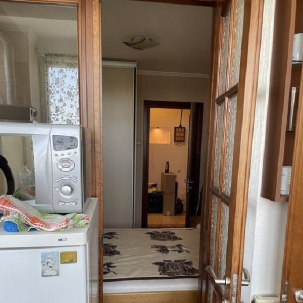 Продам квартиру 38 кв. м., 15/16, Небесной сотни пр. /13-ый трамвай.