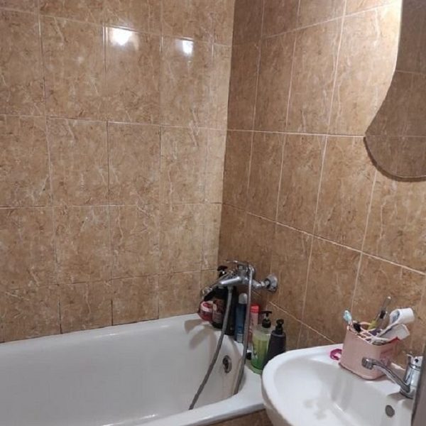 Продам квартиру 50 кв. м., 5/9, Небесной сотни пр. /Левитана.