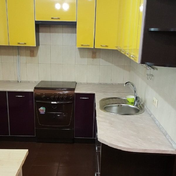 Продам квартиру 54 кв. м., 9/10, новый дом жк Изумрудный Город.