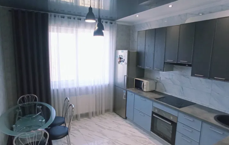 Продам квартиру 45 кв. м., 15/25, новый дом жк 30-я Жемчужина.