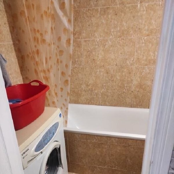 Продам квартиру 50 кв. м., 5/9, Небесной сотни пр. /Левитана.