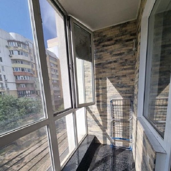 Продам квартиру 52 кв. м., 3/18, новый дом, жк Тирас.