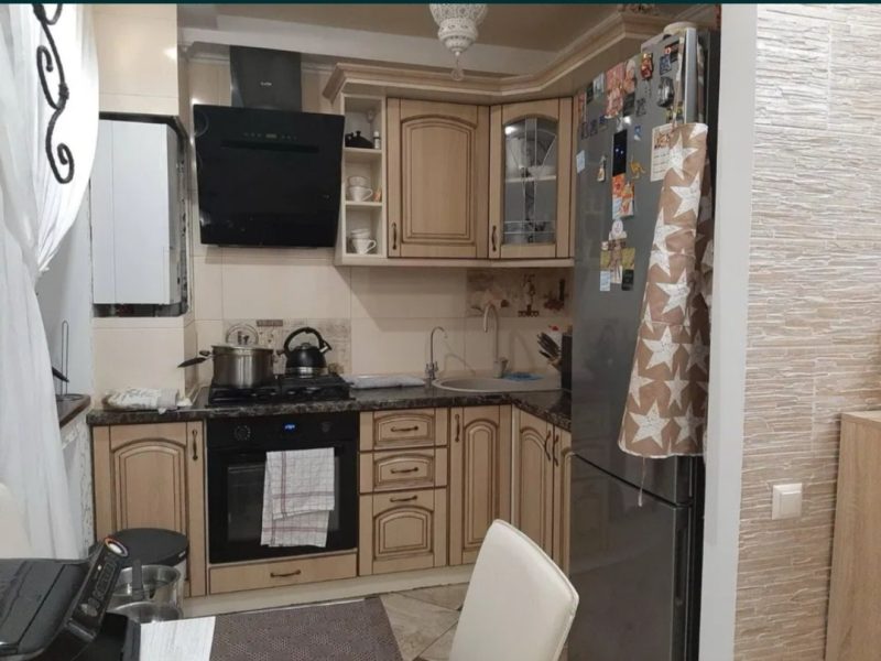 Продам квартиру 60 кв. м., 5/5, 1-я ст. Люстдорфской дороги.