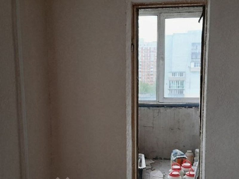 Продам квартиру 37 кв. м., 12/14, ул. М. Грушевского/ост. Нефтяников.