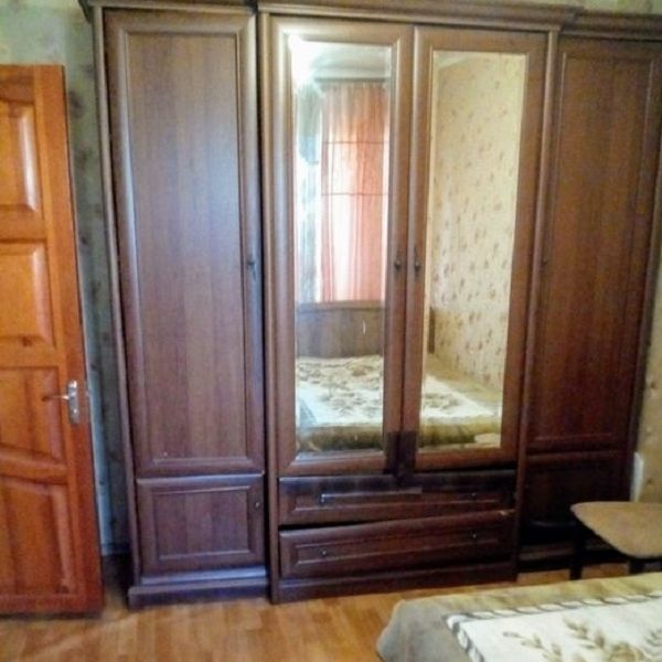Продам квартиру 57 кв. м., 8/9, ул. Ак. Филатова/Б. Деревянко пл.