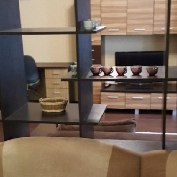 Продам квартиру 54 кв. м., 9/10, новый дом жк Изумрудный Город.