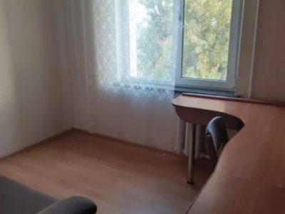 Сдам на длительный срок 1 комнату в 3-комнатной квартире на Таирово