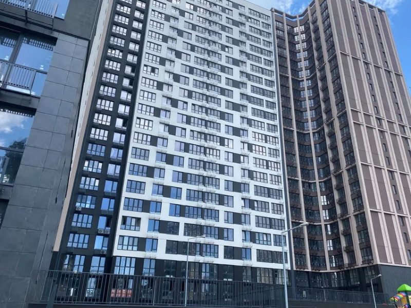 4-х комнатная квартира в новом сданном элитном доме на 6-й ст. Большого Фонтана