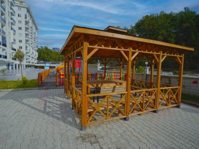 Роскошная двухкомнатная квартира в комплексе расположена в городе Авсаллар в Алании. Комплекс находится в 1400 метрах от самого известного пляжа Инджекум