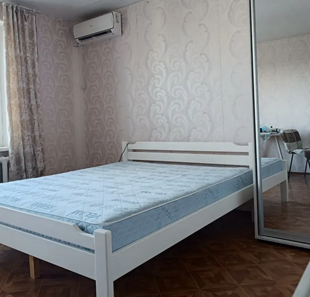 Без оплати посереднику здає власник.