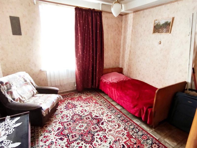 Без комісії для покупця продається 3к квартира по вул. Дмитрівська 96-98.