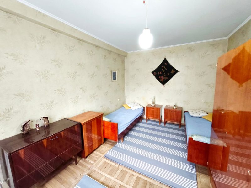 Без комісії для покупця продається 3к квартира по вул. Дмитрівська 96-98.