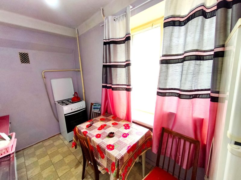 Без комісії для покупця продається 3к квартира по вул. Дмитрівська 96-98.