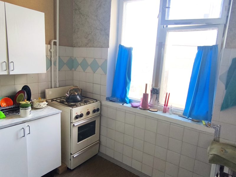 Без комісії для покупця продається трехкімнатна квартира в Шевченківському районі по вул. Татарська,38.