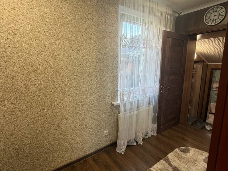 Пропонується до продажу будинок у м. Дергачі.