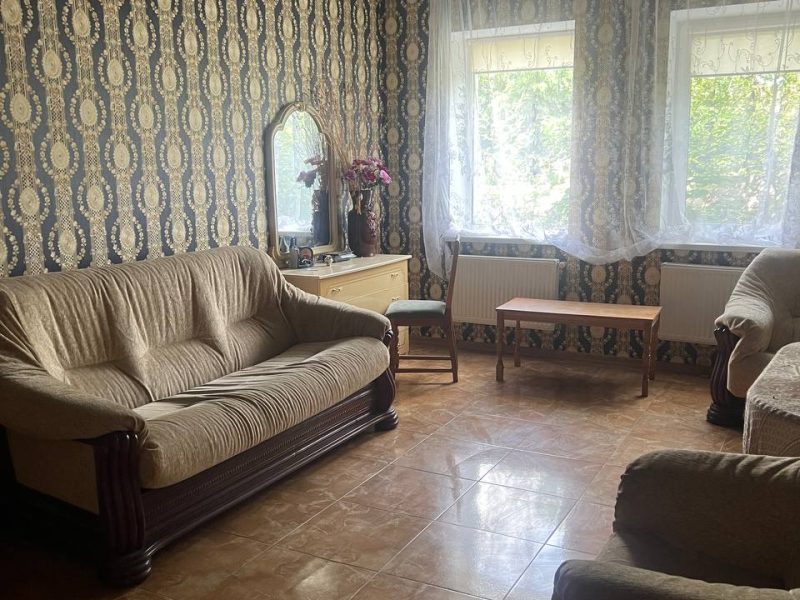 Продається будинок з двома гаражами у м. Дергачі. Харківська область