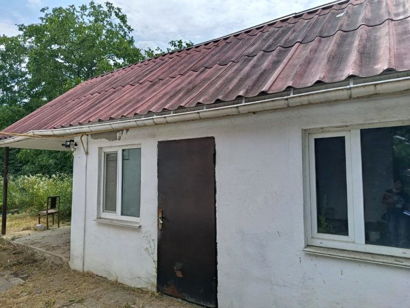 Продається будинок з двома гаражами у м. Дергачі. Харківська область