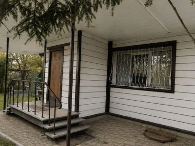 Пропонується до продажу добротний двоповерховий будинок у м. Дергачі